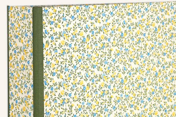 Folder with blue and yellow scattered flowers